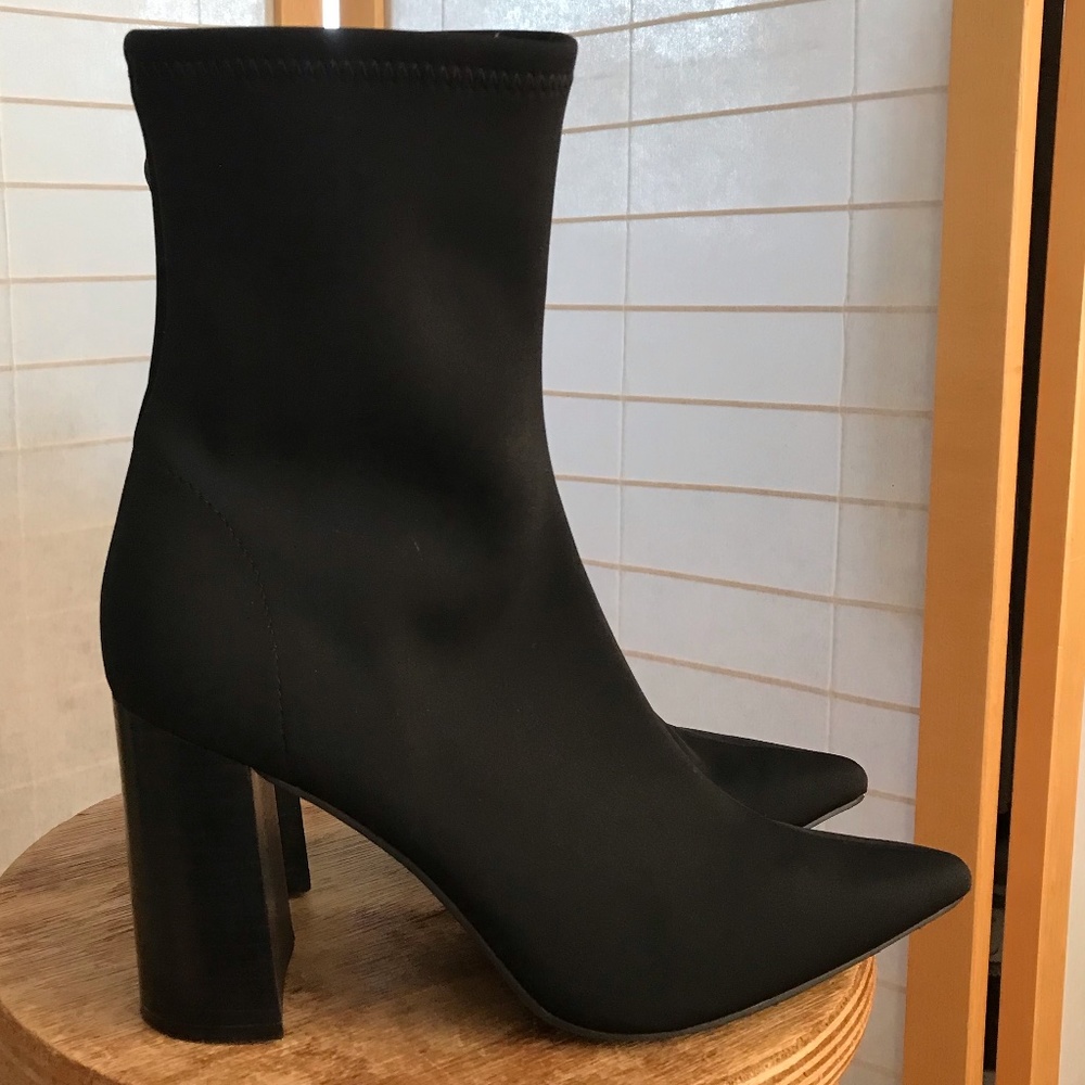 Jeffrey Campbell sz 8M black fabric heeled bootie